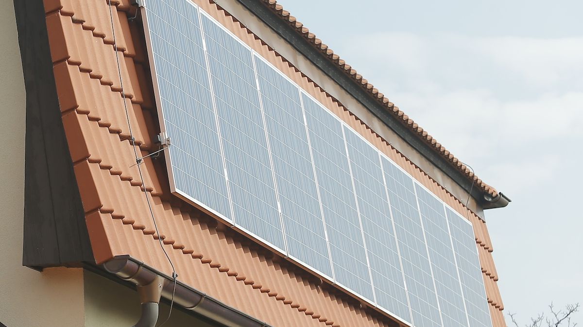Zájem o fotovoltaiku na střechy dramaticky roste